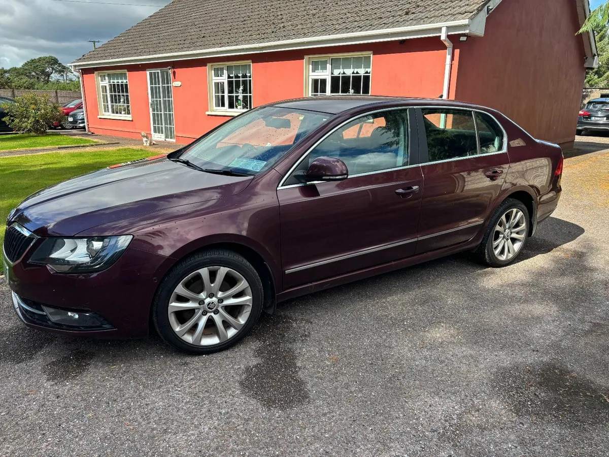 Top of the range Skoda Superb 2013 - Image 2