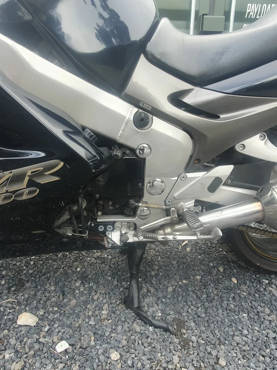 Kawasaki zzr 1200 - Image 4