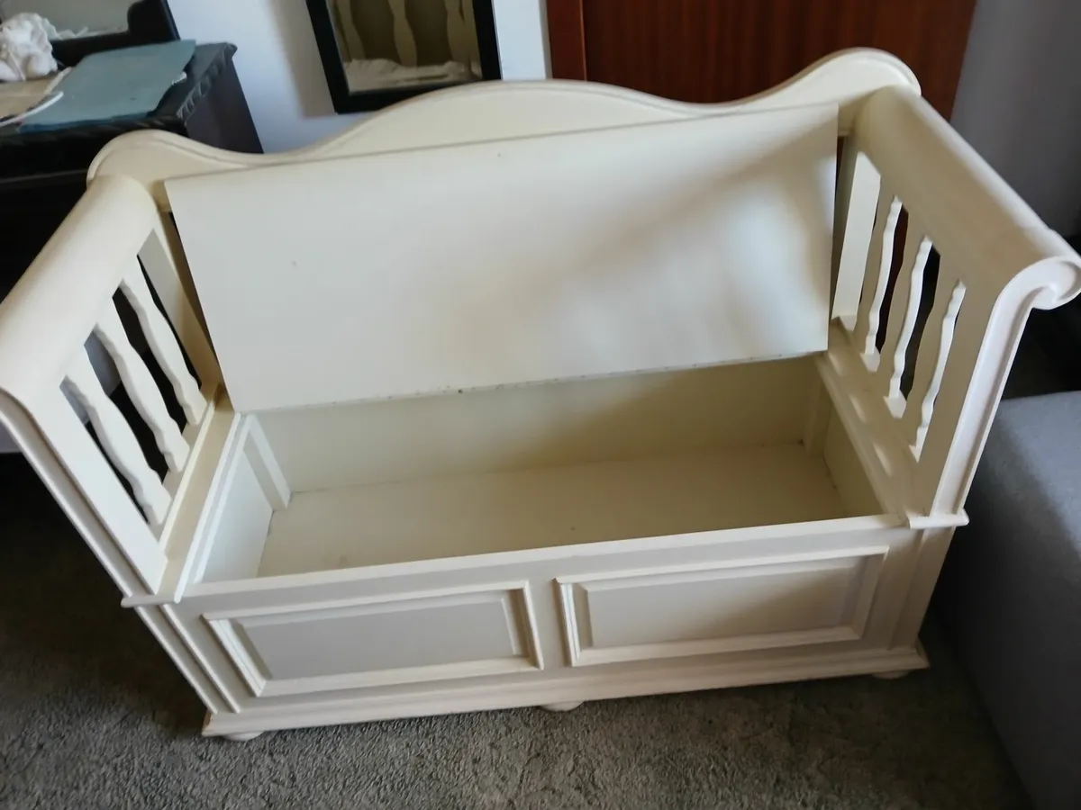 Bench double seat 💺/..under storage.. 💺.. - Image 4