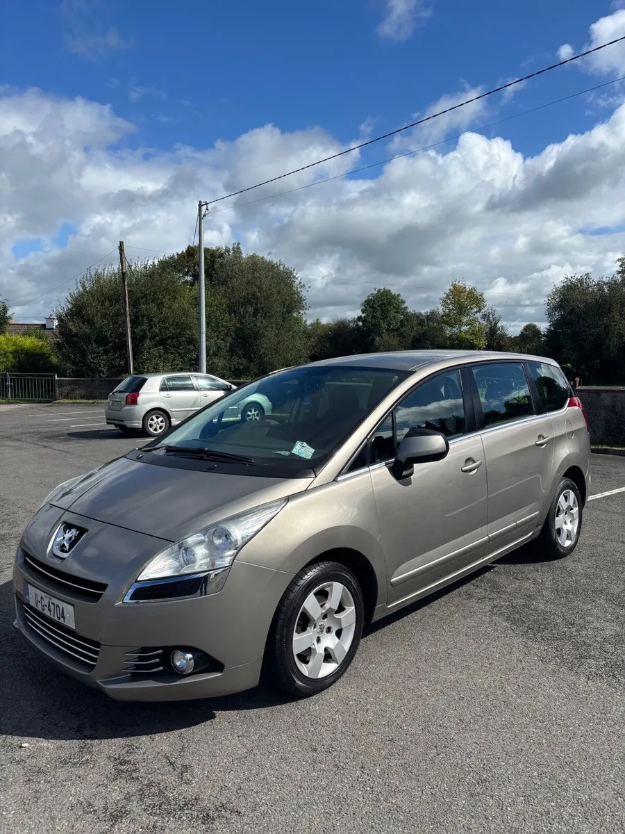 Peugeot 5008 2011 - Image 3