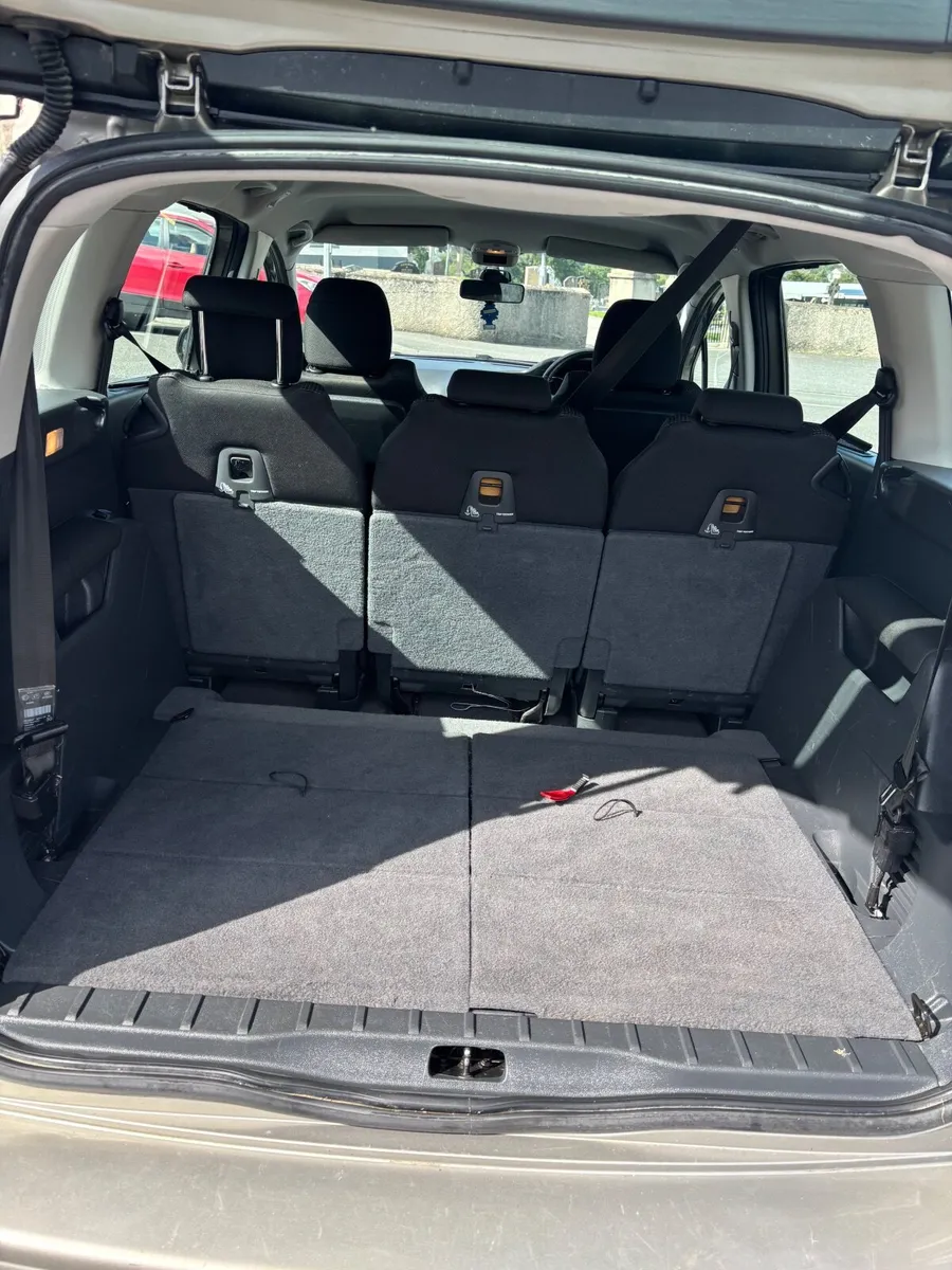 Peugeot 5008 2011 - Image 4