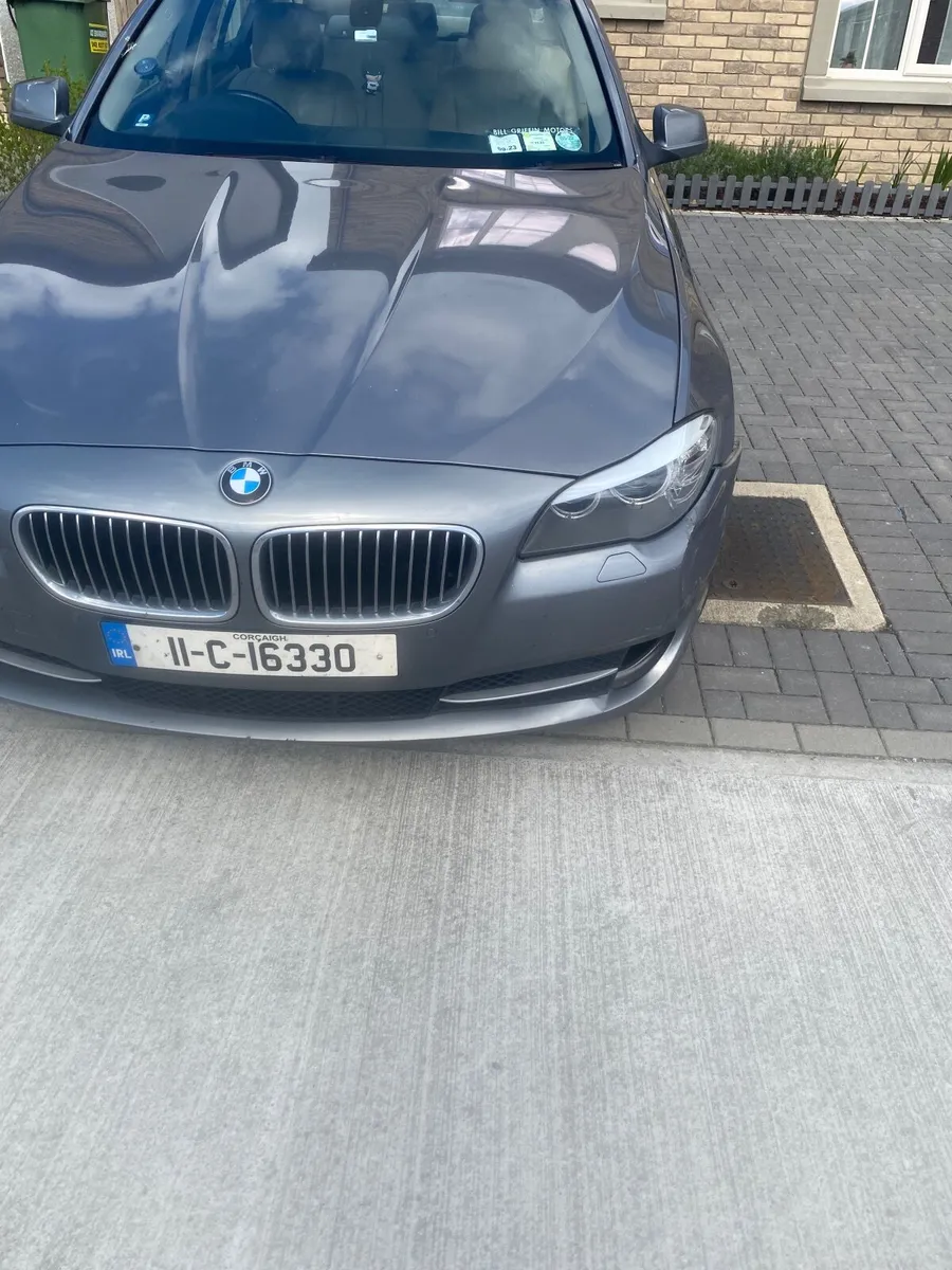 BMW 5-Series 2011 - Image 1