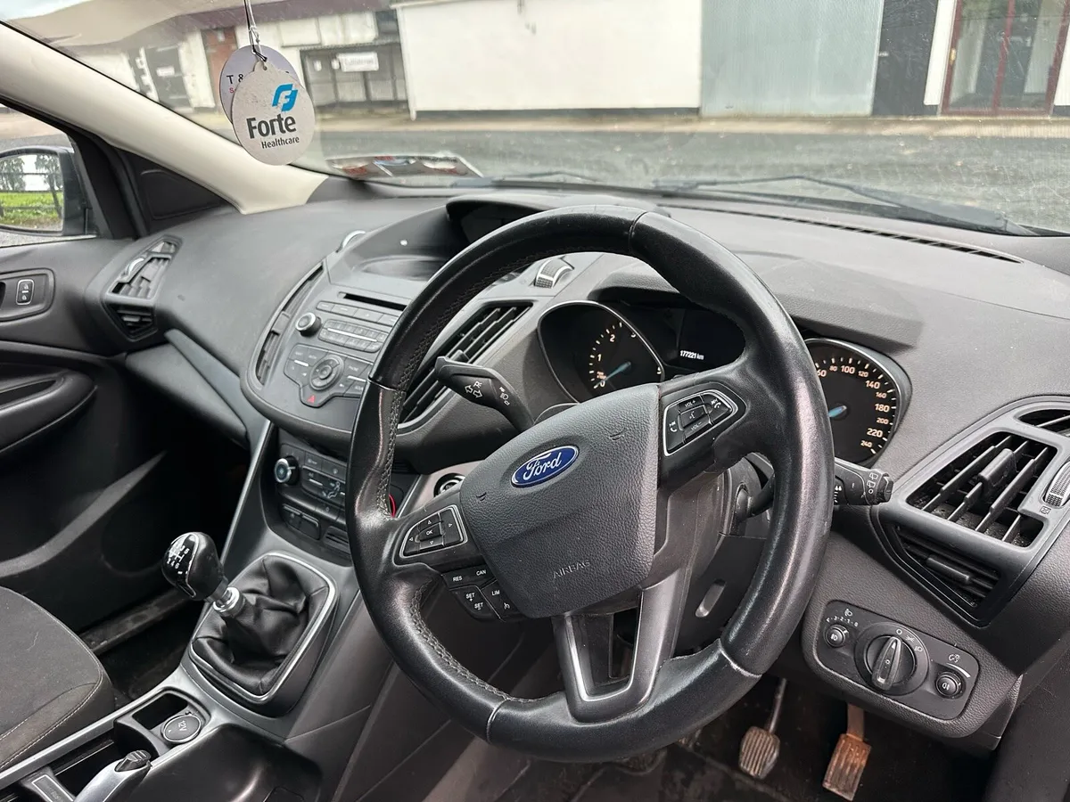 Ford Kuga - Image 4