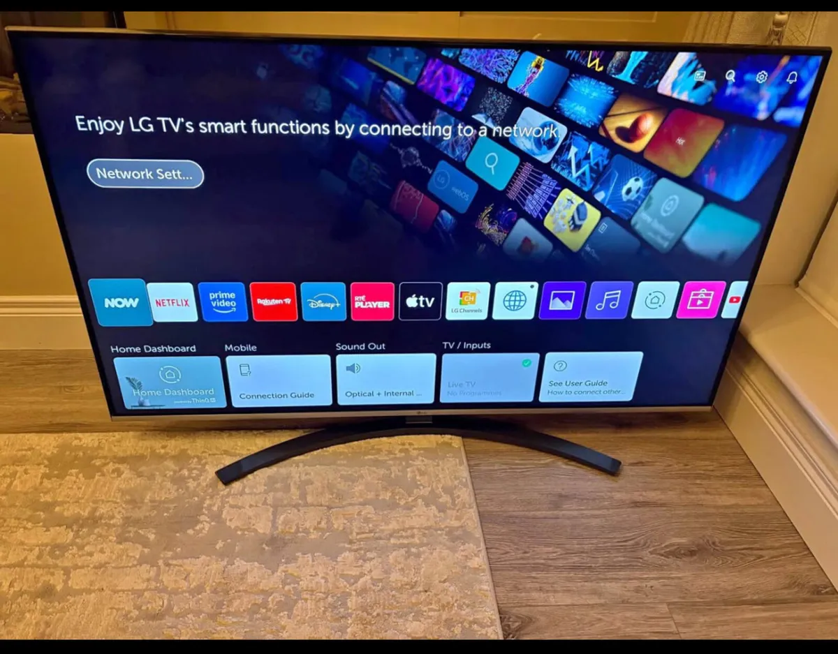 55 inch Smart Tv - Image 1
