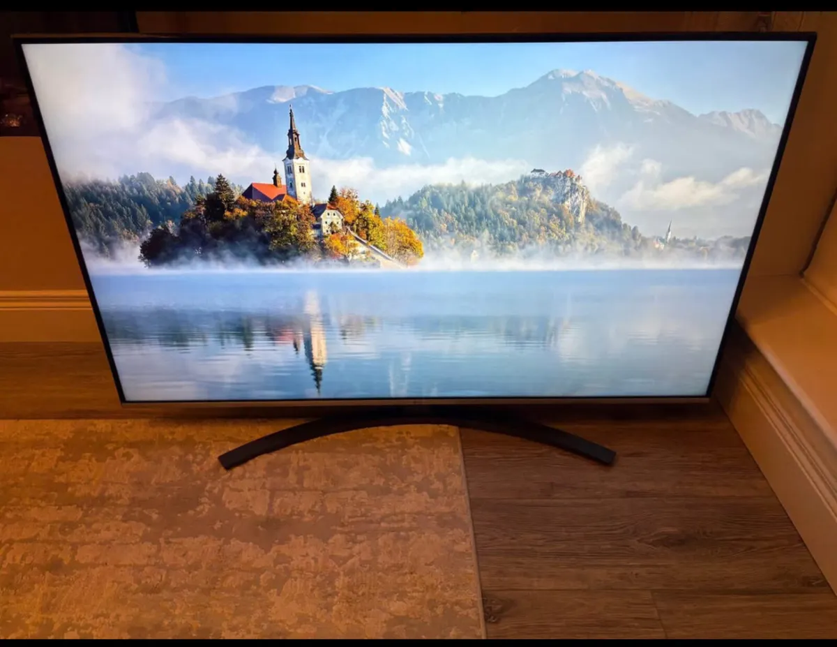 55 inch Smart Tv - Image 3