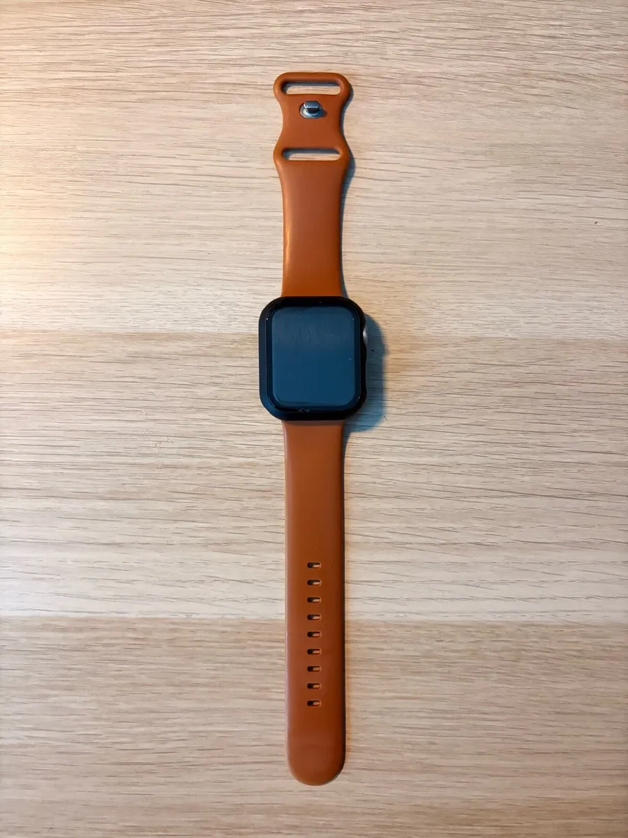 Apple Watch SE (2nd Gen) -44mm Starlight Aluminium - Image 2