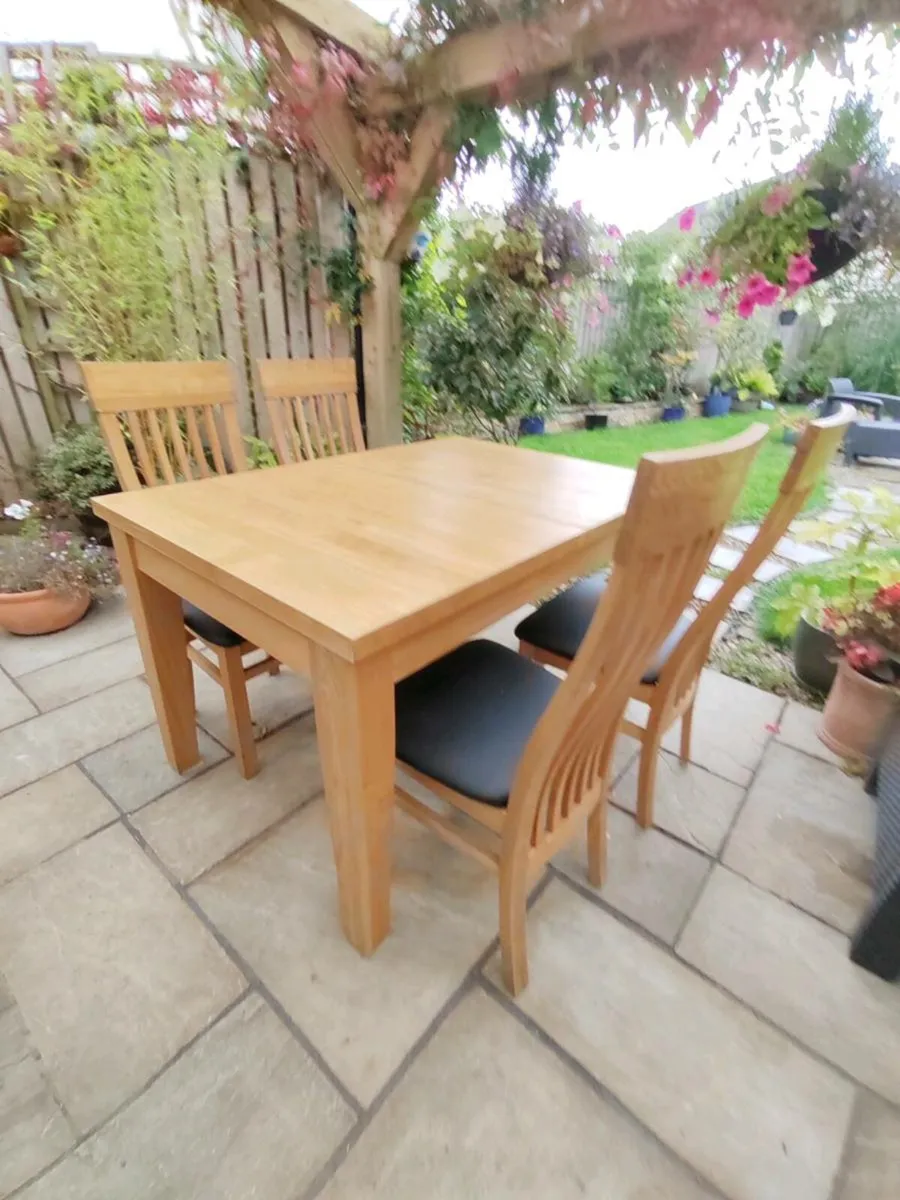 Oak table - Image 1