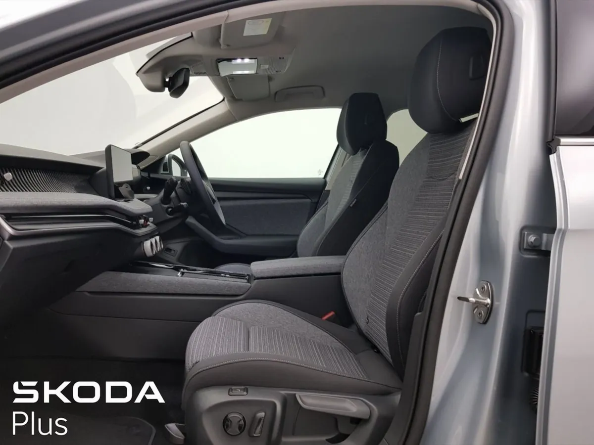 Skoda Superb Combi Selection 2.0tdi 150HP DSG - Image 4