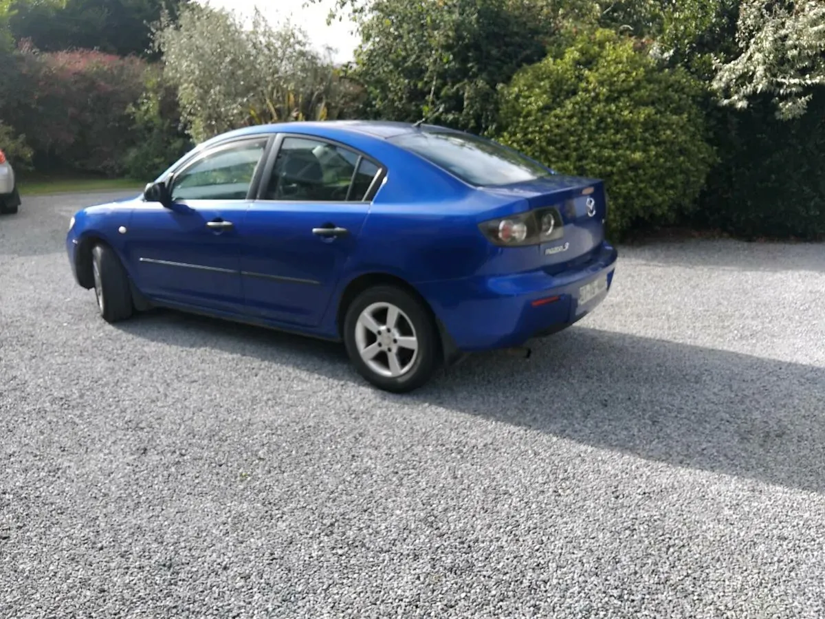 07 Mazda 3 Saloon - Image 3