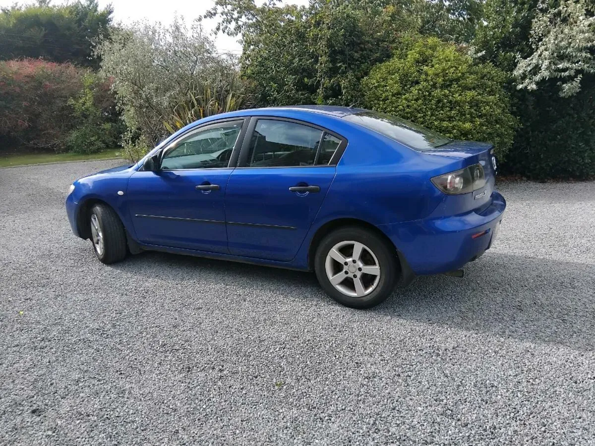 07 Mazda 3 Saloon - Image 4