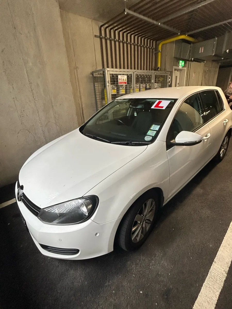 2011 Volkswagen Golf TDI - Comfort Line - Image 2
