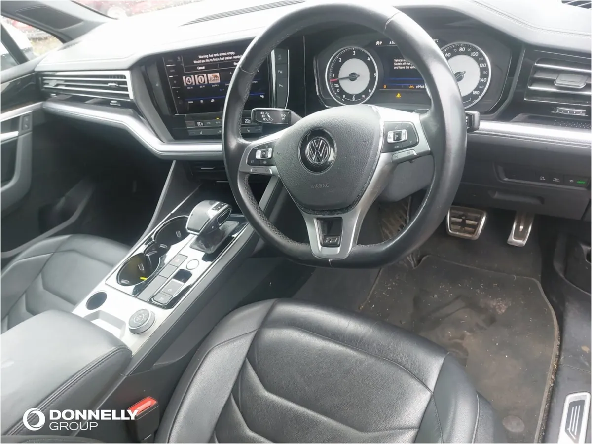 Volkswagen Touareg Diesel Estate R-Line - Image 3
