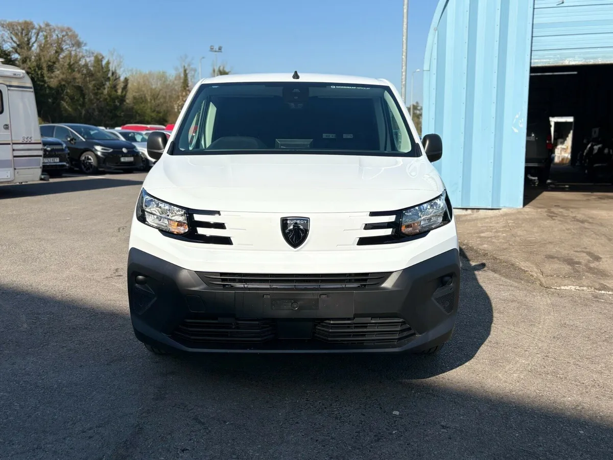 Peugeot Partner Standard Diesel Professional Plus - Image 3