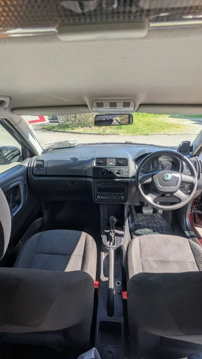 Skoda Fabia 2011 - Image 2