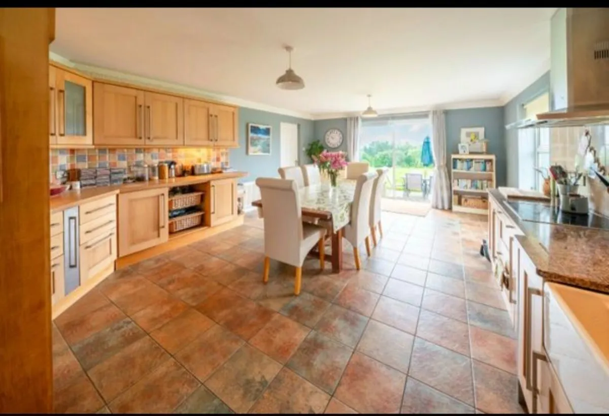 Kitchen & Appliances - Image 1