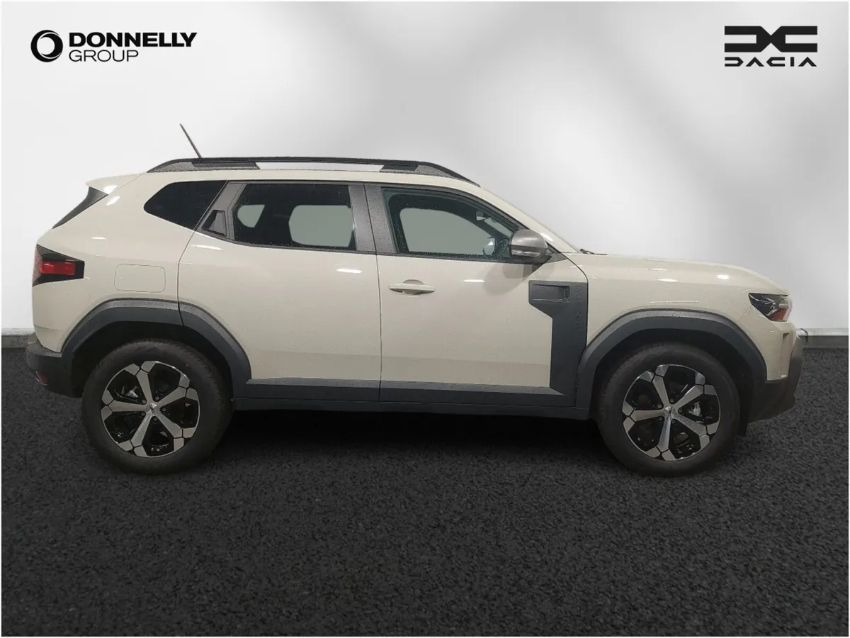 Dacia Duster Estate Journey - Image 3