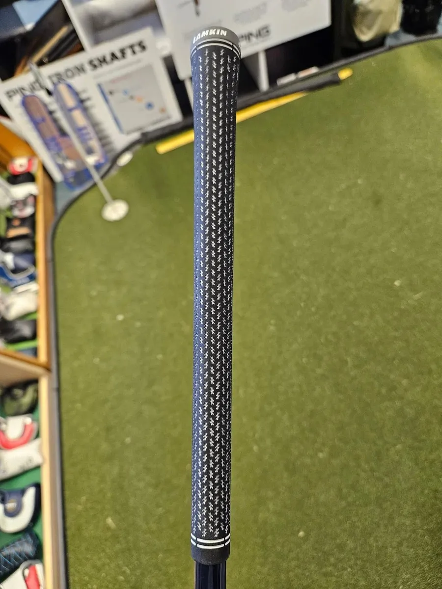 Brand New Taylormade Sim2 Max - Image 4
