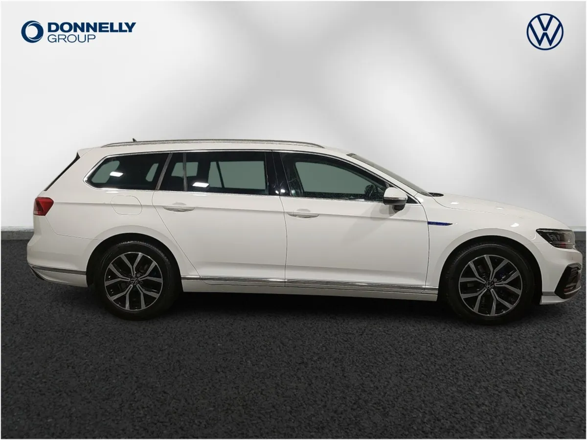 Volkswagen Passat Estate GTE - Image 4