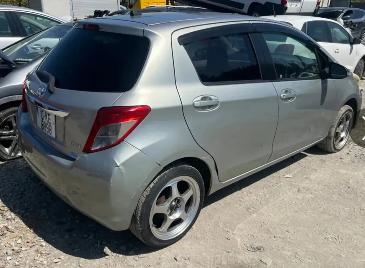 2010 Toyota Vitz 1.0 Automatic drive away - Image 4
