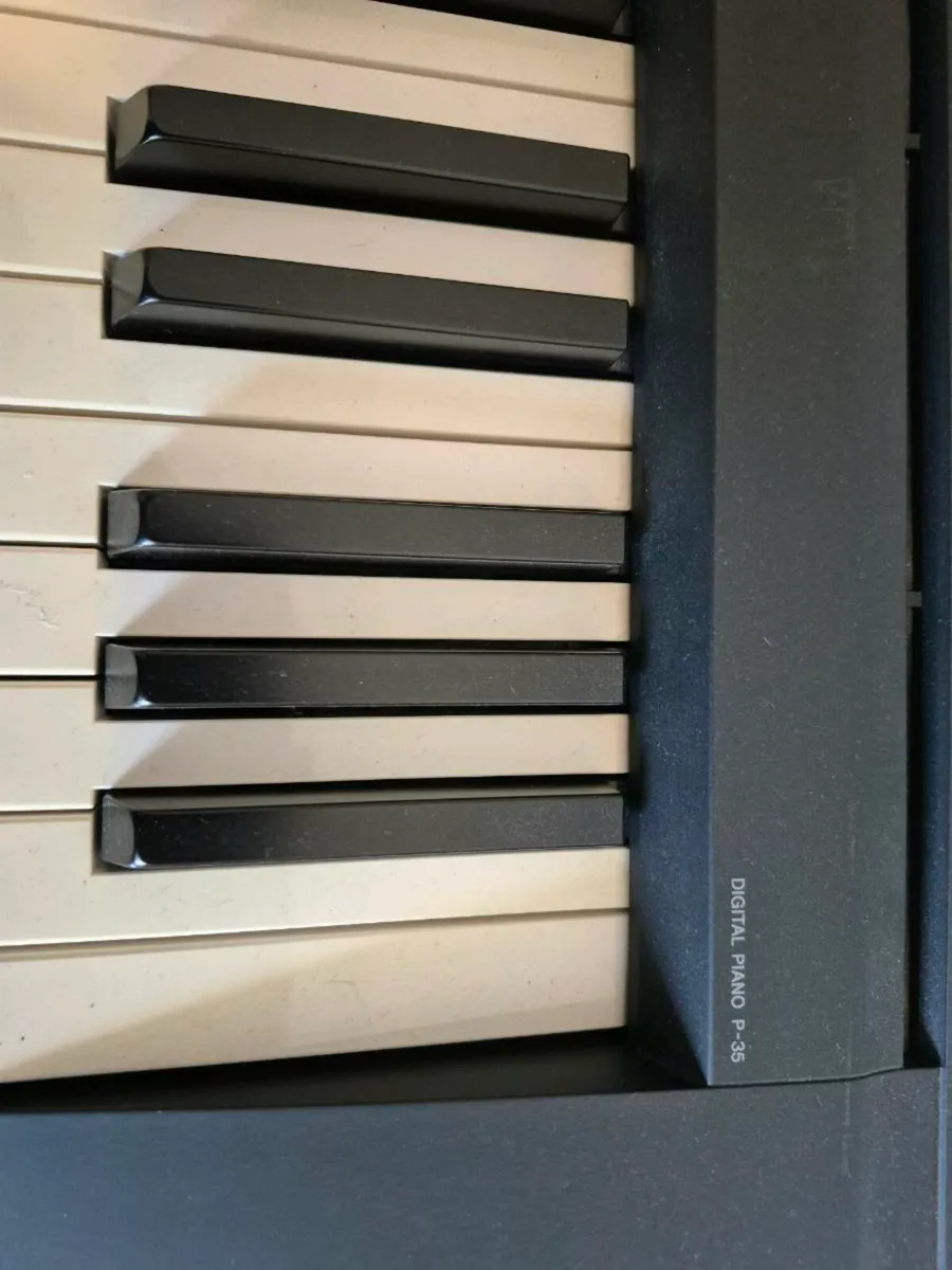 Yamaha P-35 Digital Piano - Image 3