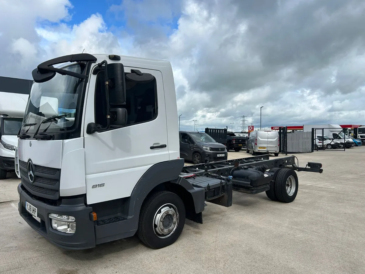 June 2018 Mercedes Atego 816 Chassis Cab - Image 3