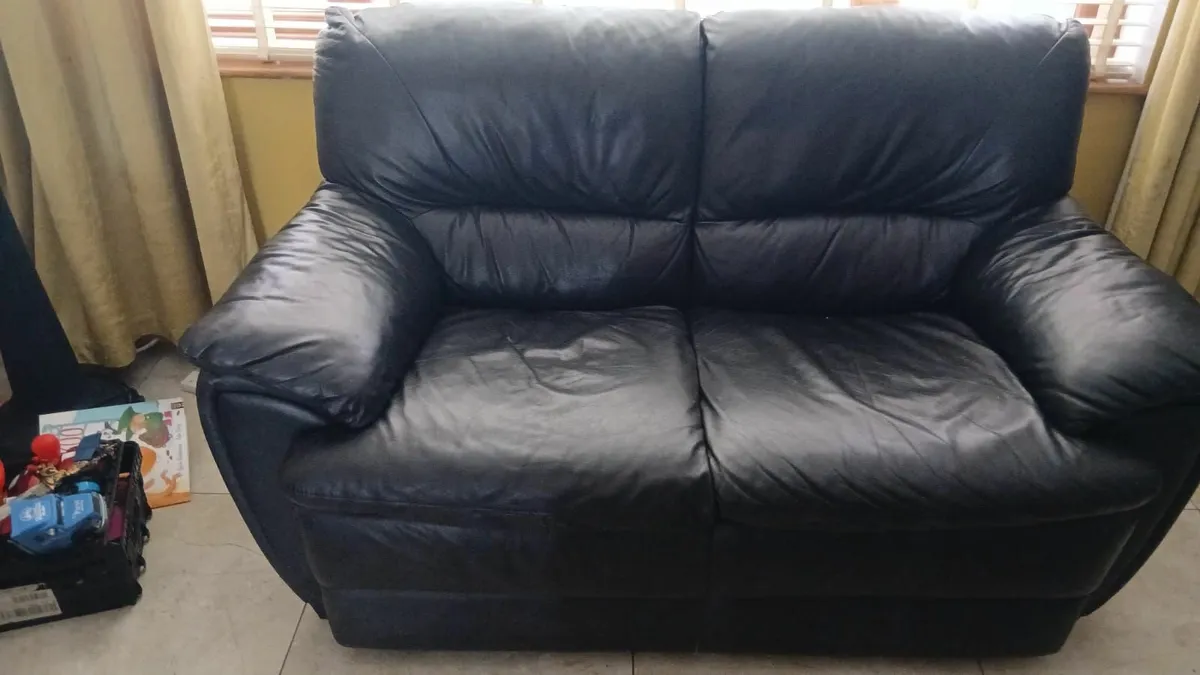 Two 2 seater leather couches - Image 2