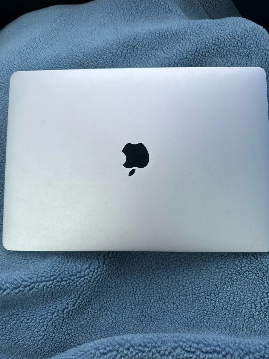 Apple MacBook Pro 13” 2018 A1989 - Image 2