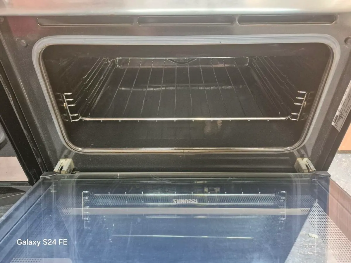 Zanussi Freestanding Electric Cooker 60cm - Image 4