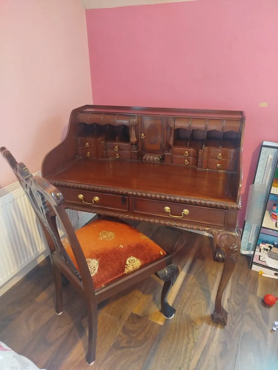 Writing bureau and chair (Mahogany) - Image 2