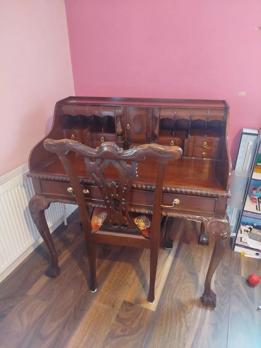 Writing bureau and chair (Mahogany) - Image 3