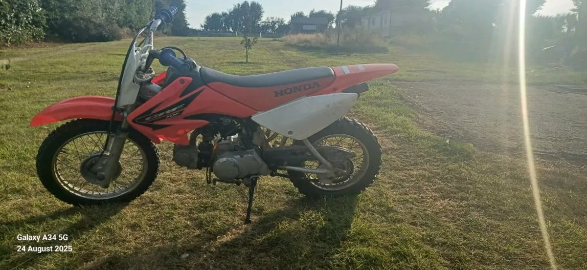 Honda CRF70 motorcycle - Image 4
