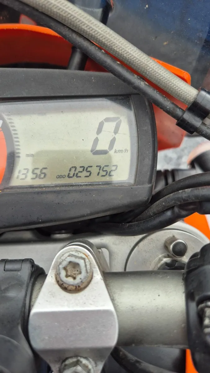KTM 690 Enduro 2008 - Image 2