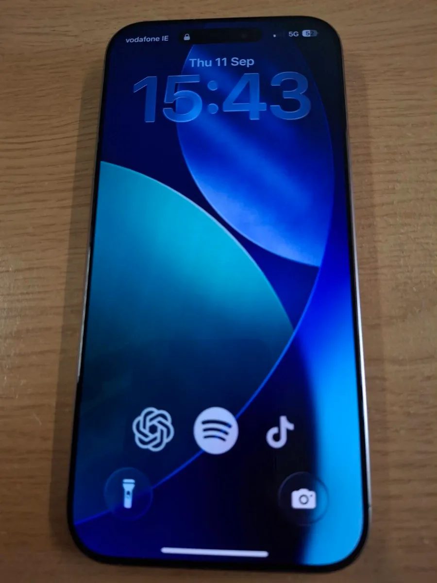 iPhone 16 Pro Max - Image 1