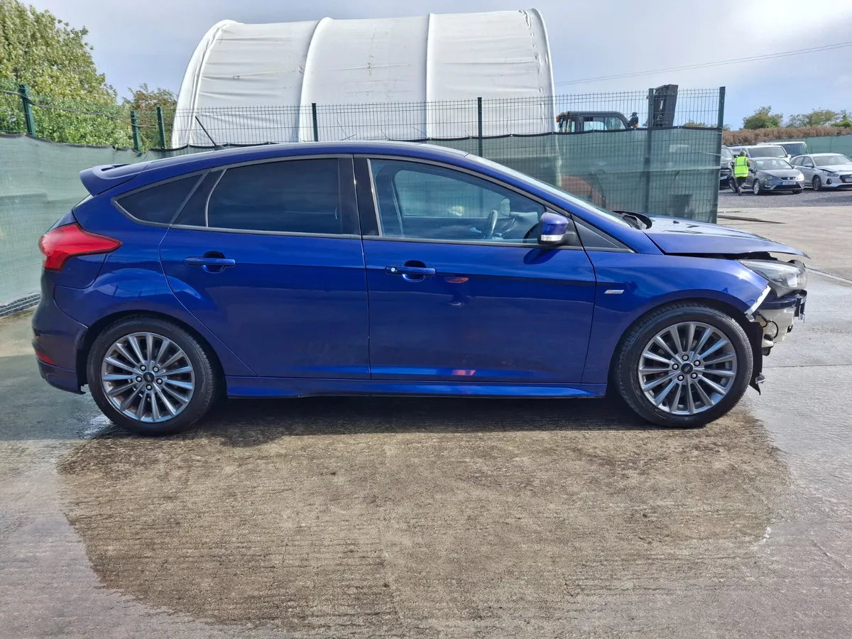 182 Ford Focus St-Line 1.5 - Image 3
