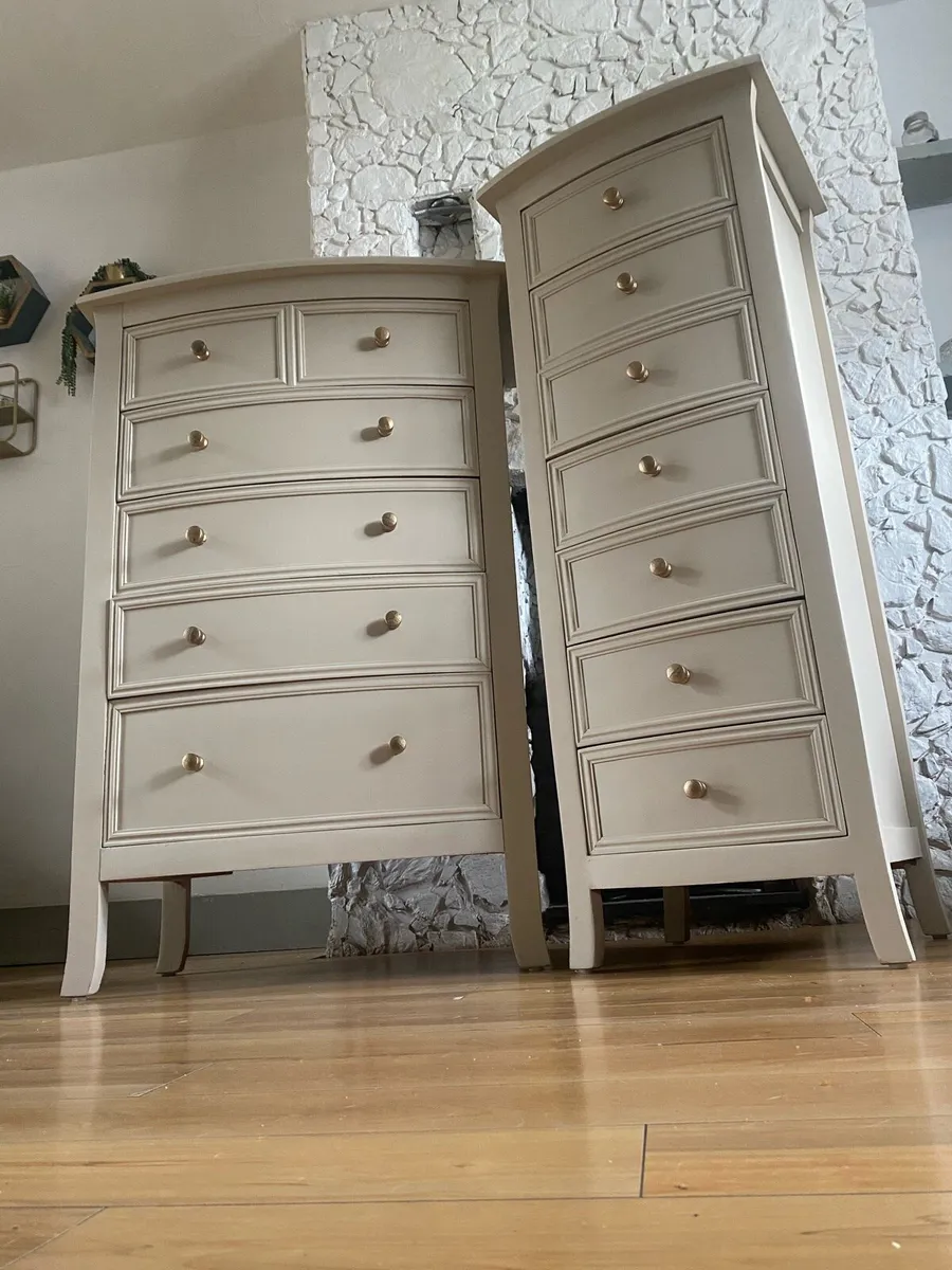 Bedroom set of drawers - Image 2
