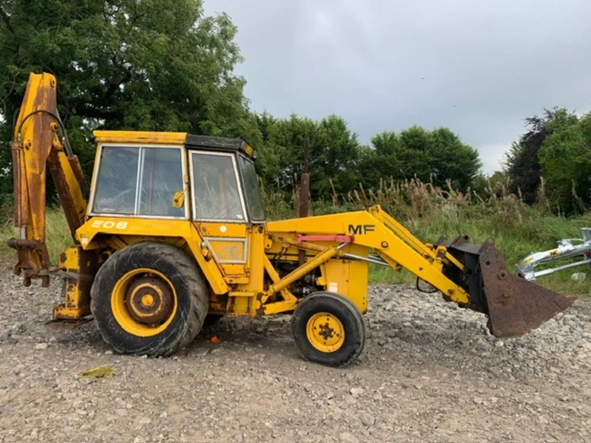 MF50B BACKHOE, 2 BUCKETS - Image 2