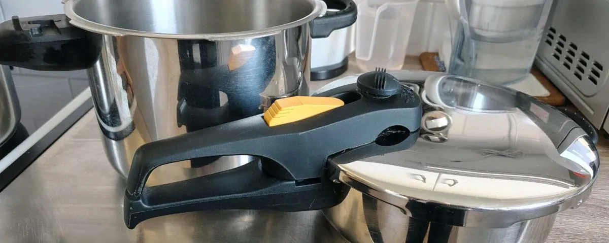 For sale Set of pressure cookers - Image 3