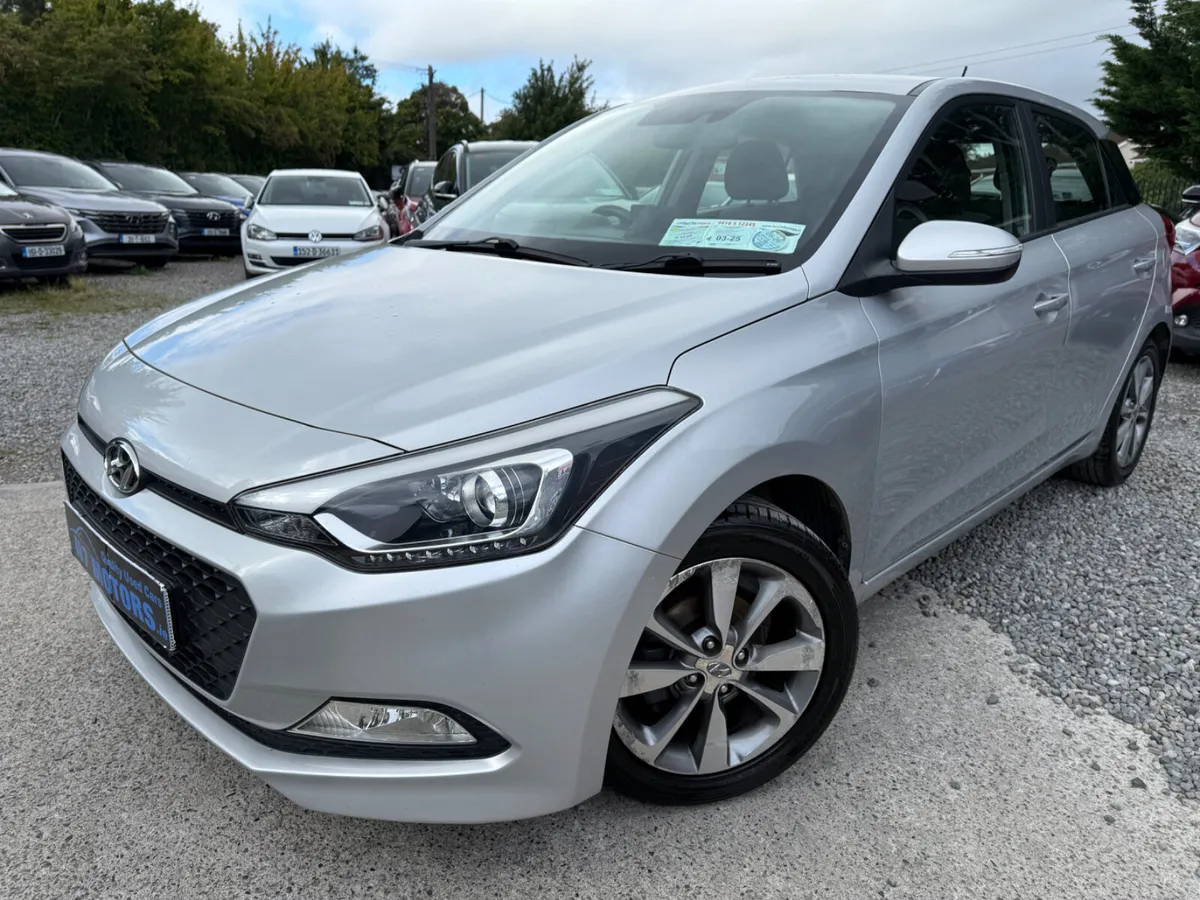2016 Hyundai i20  DELUXE - Image 2