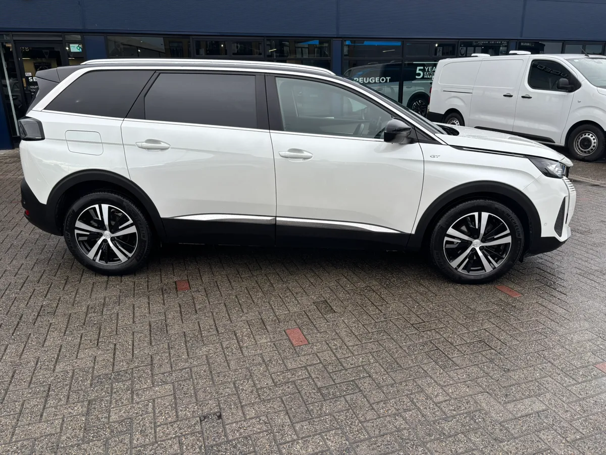 2024 Peugeot 5008 GT Hybrid - Image 3