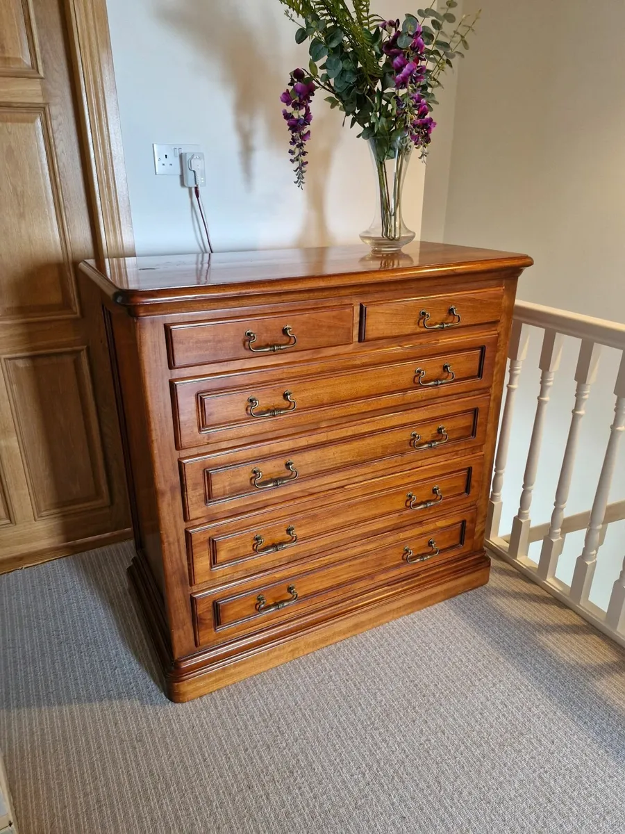 Solid wood chest of drawers - Image 3