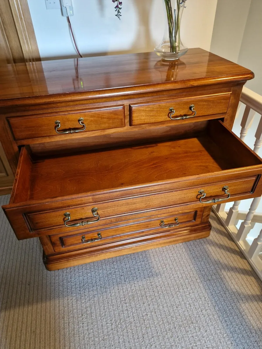 Solid wood chest of drawers - Image 4