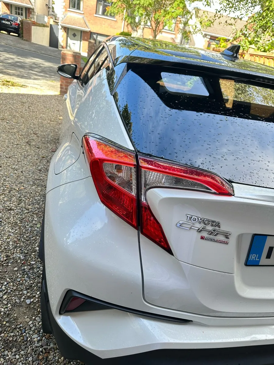 Toyota CHR SPORT LUNA - Image 2
