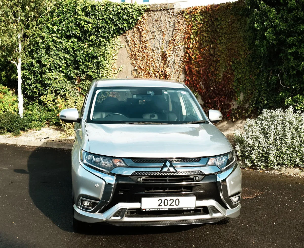 Mitsubishi Outlander PHEV - Image 2