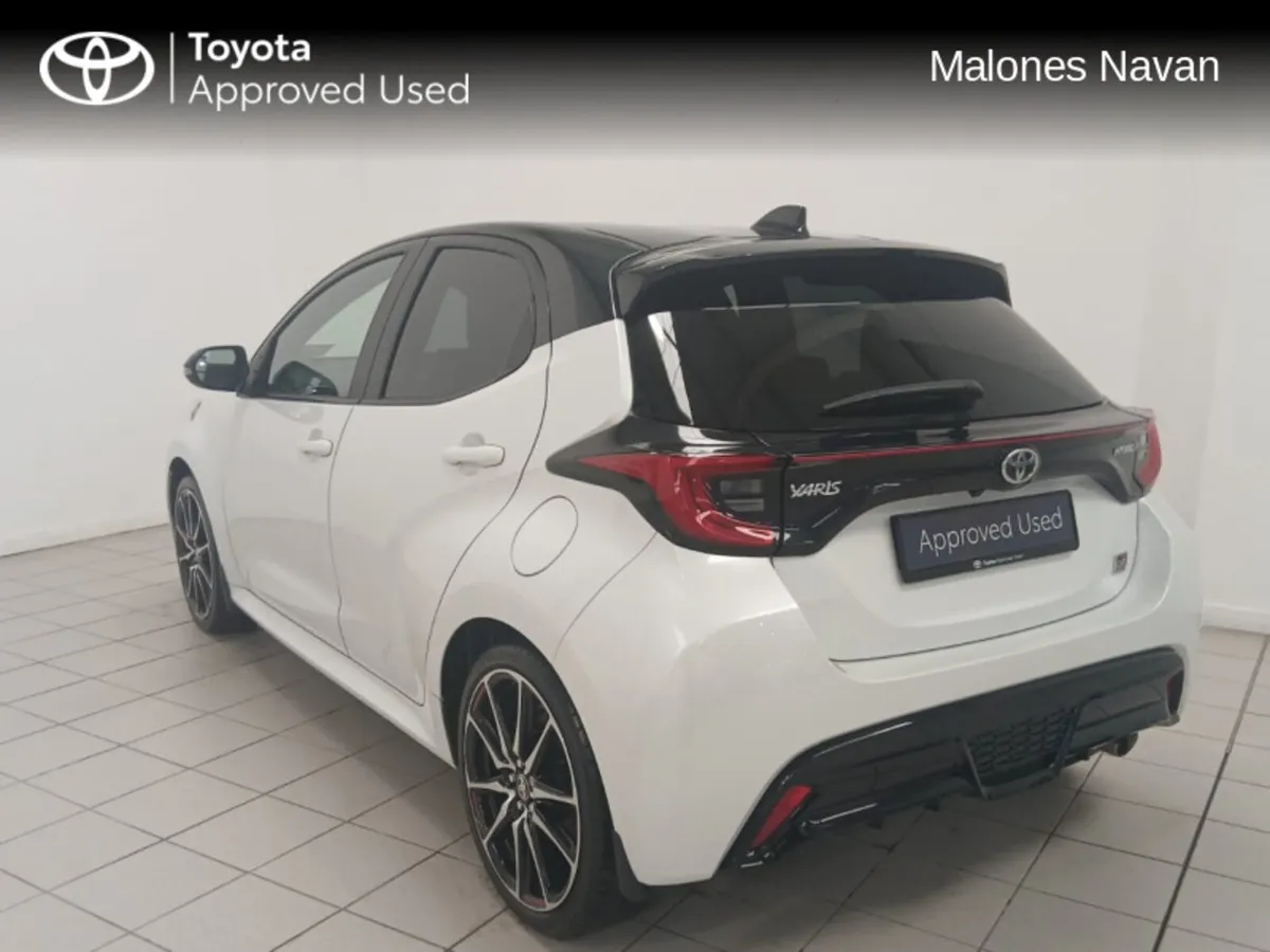 Toyota Yaris YARIS HYBRID GR SPORT - Image 2