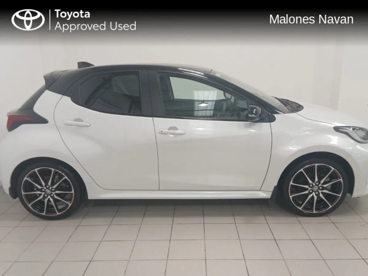 Toyota Yaris YARIS HYBRID GR SPORT - Image 3