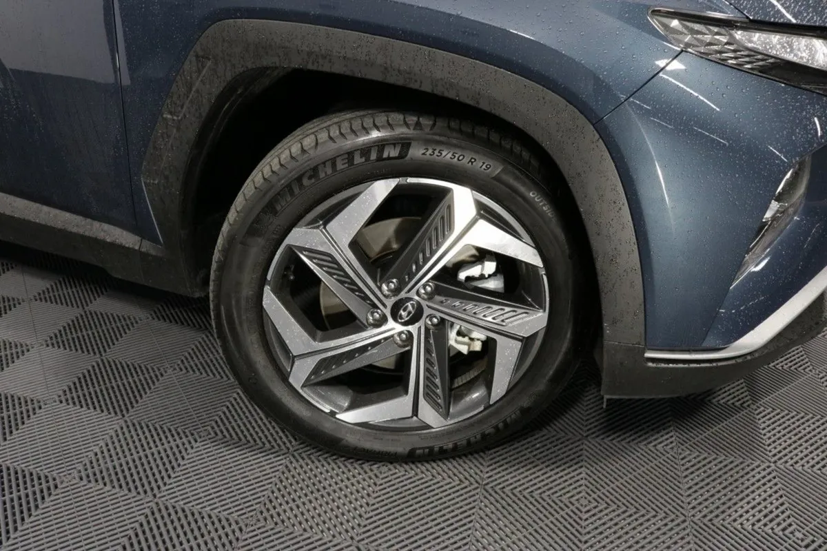 Hyundai Tucson Plug IN Hybrid - EX Fleet - Execut - Image 3