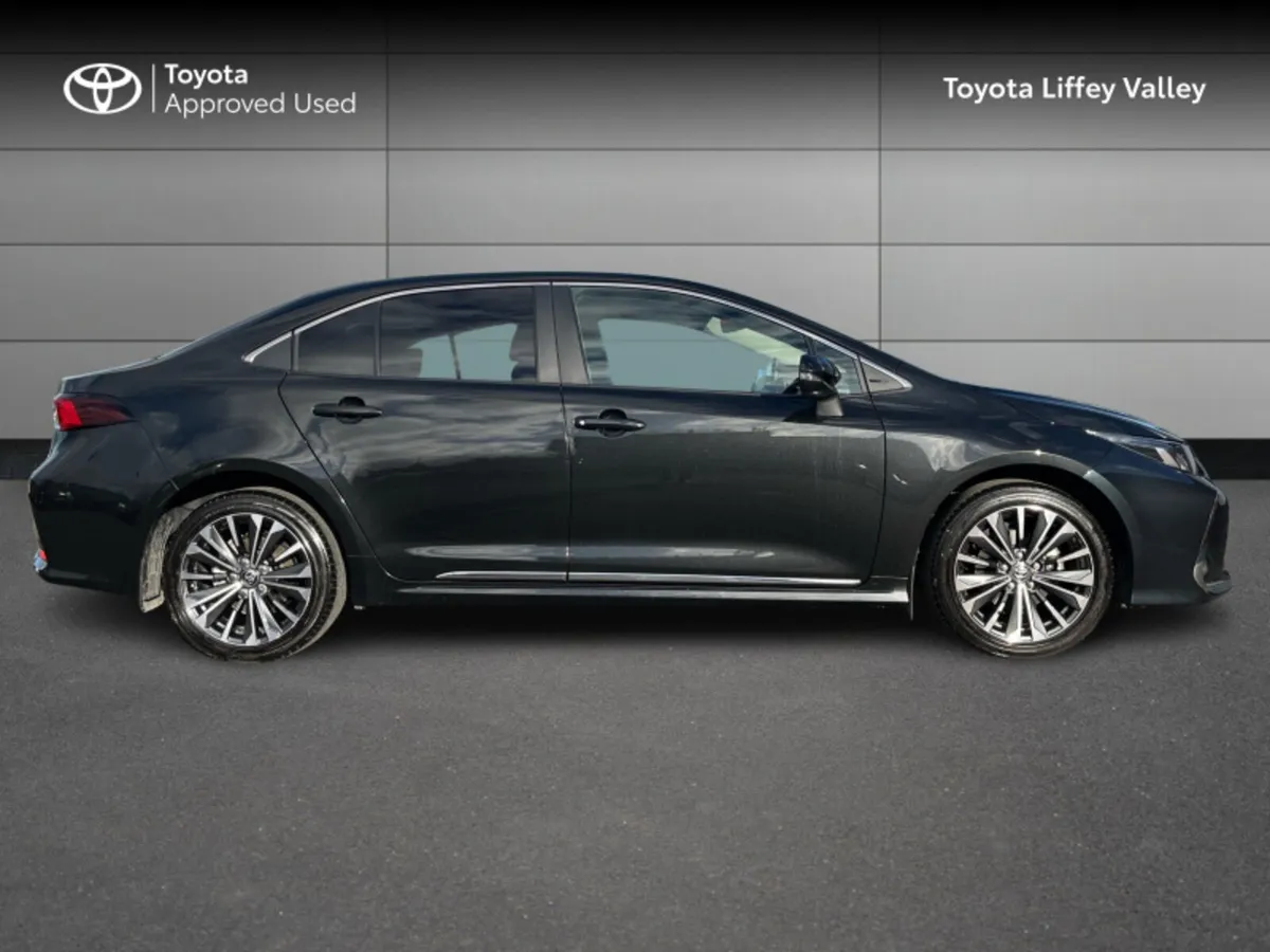 Toyota Corolla COROLLA SALOON LUNA SPORT - Image 3