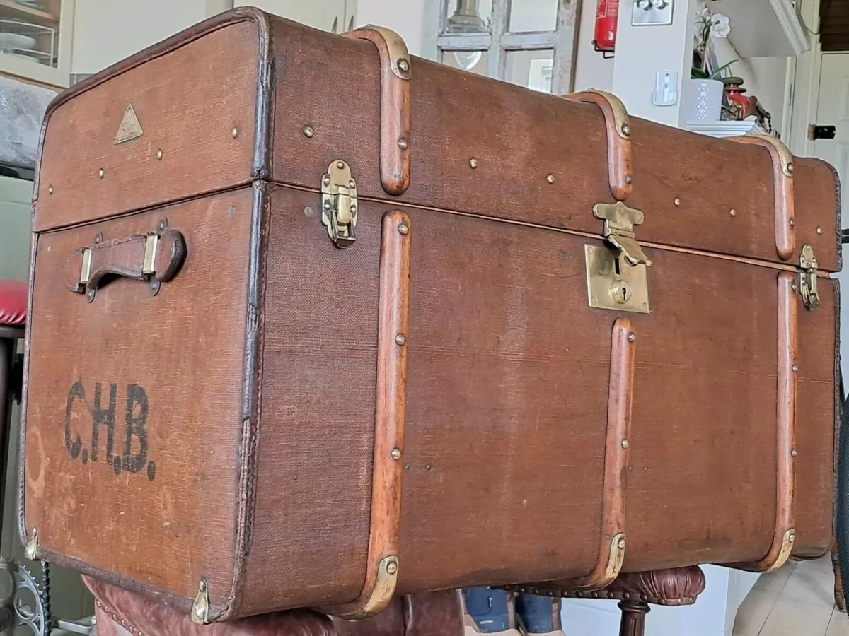 Vintage leather Steamer Trunk - Image 2