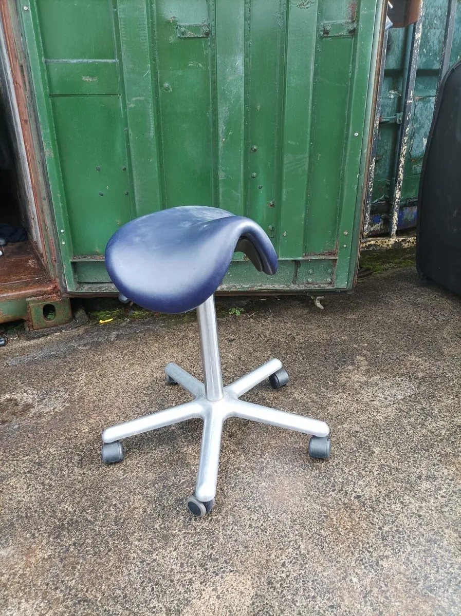 Hair & beauty salon chairs - Image 3