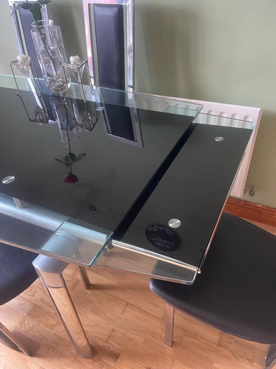 Dinning kitchen extendable Table with chairs - Image 3